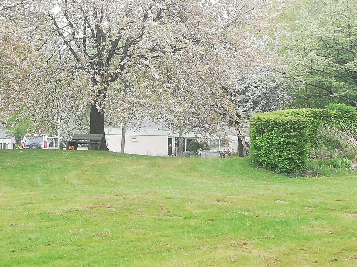 Rustige, Gelijkvloerse Vakantiewoning Met 2 Slaapkamers In Simpelveld, Zuid-Limburg Экстерьер фото